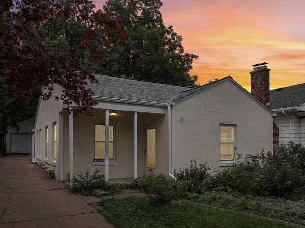 4605 N Sheffield AVENUE, Shorewood, WI 53211