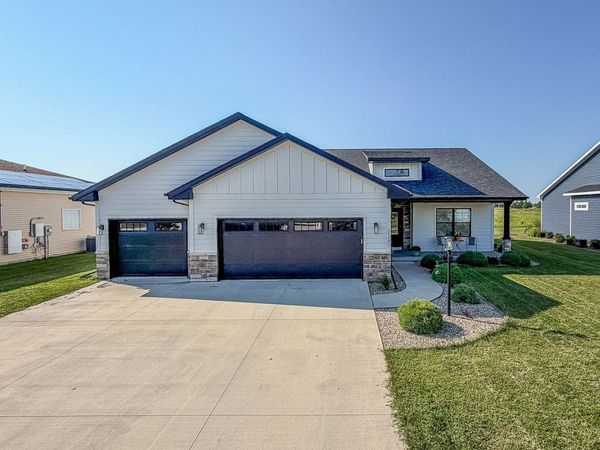 2713 E Stone Creek Boulevard , Urbana, IL 61802