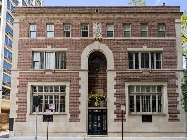 50 W Schiller Street , Unit 1G, Chicago, IL 60610
