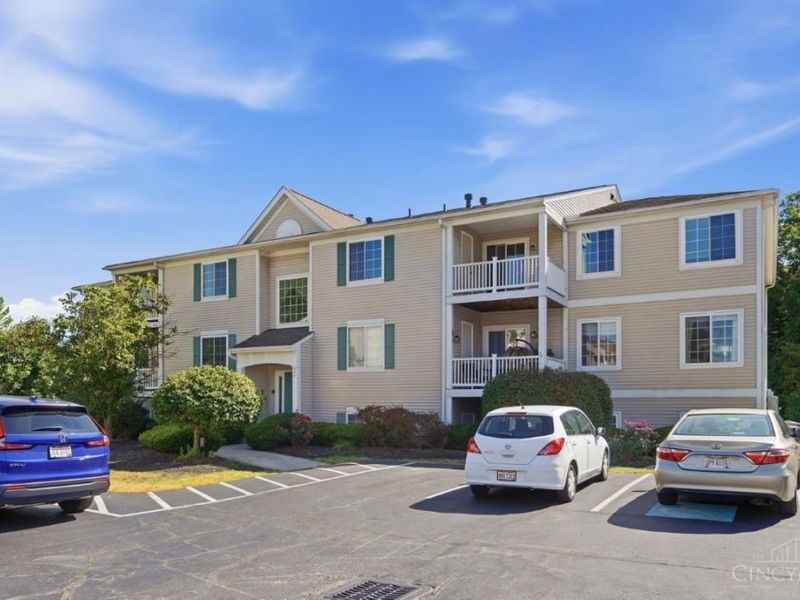 556 Aspen Glen Drive, Unit 810, Union Township, OH 45244 Photo 3