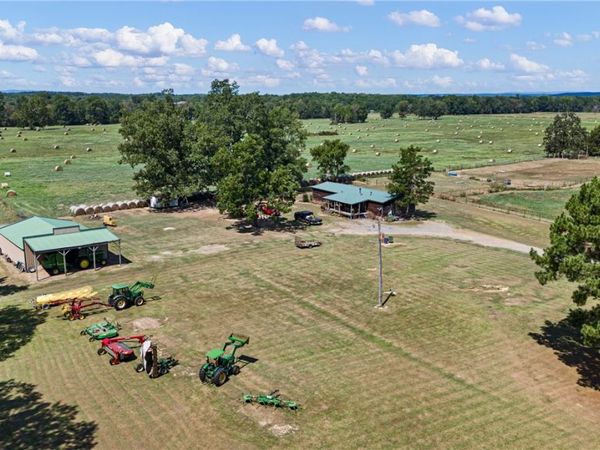 8 Givens Lane , Morrilton, AR 72110