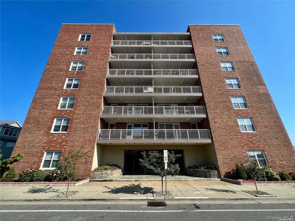 855 E Broadway , Unit Le, Long Beach, NY 11561