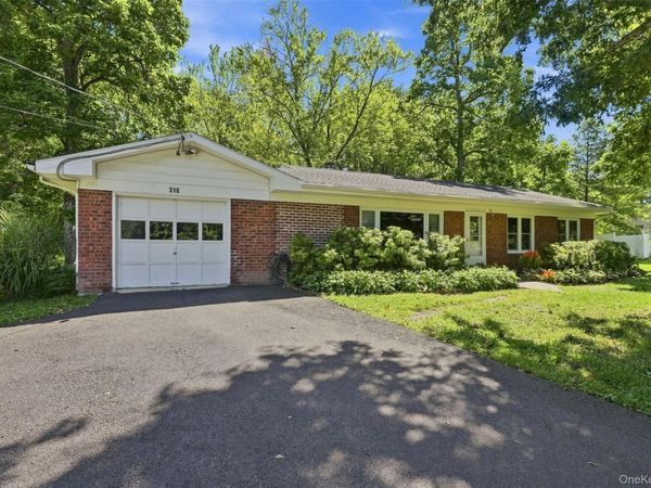 316 State Route 32 N, New Paltz, NY 12561
