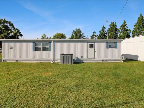 2825 W Risingsun Road , Port Clinton, OH 43452