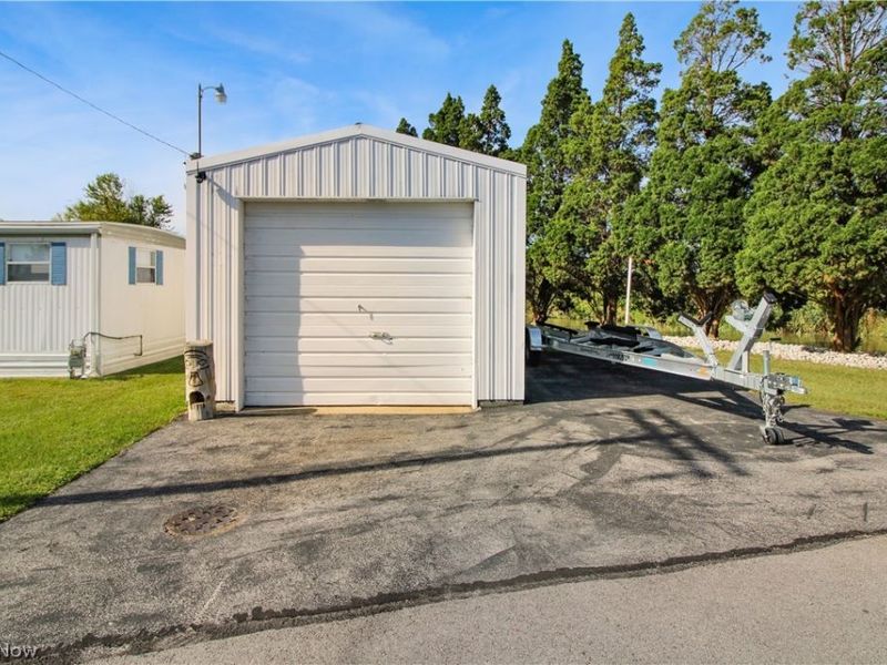 2825-2835 W Risingsun Road, Port Clinton, OH 43452 Photo 13