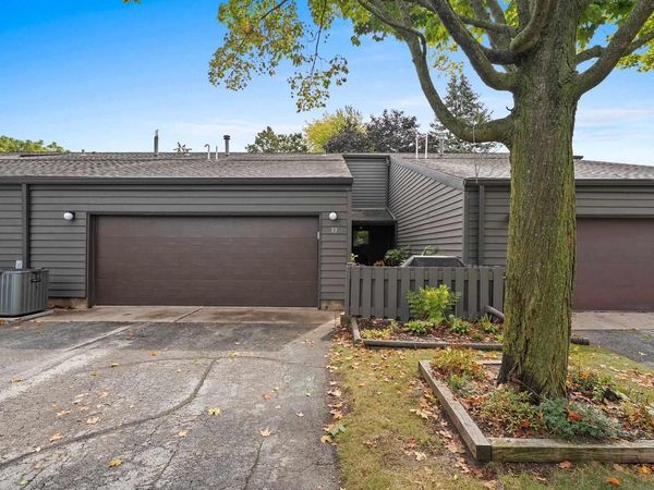 33 WEBSTER HEIGHTS DRIVE, Green Bay, WI 54301