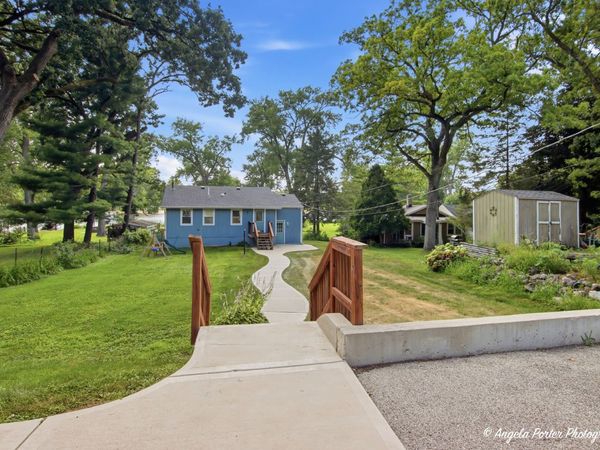 4813 Wildwood Drive , McHenry, IL 60051