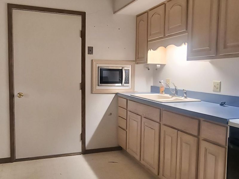 2230 Manhattan Boulevard, Springfield, OH 45504 Photo 6