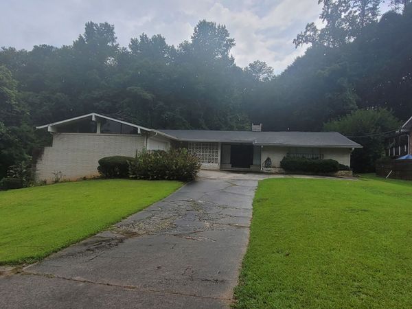 2250 Crestknoll Circle, Decatur, GA 30032