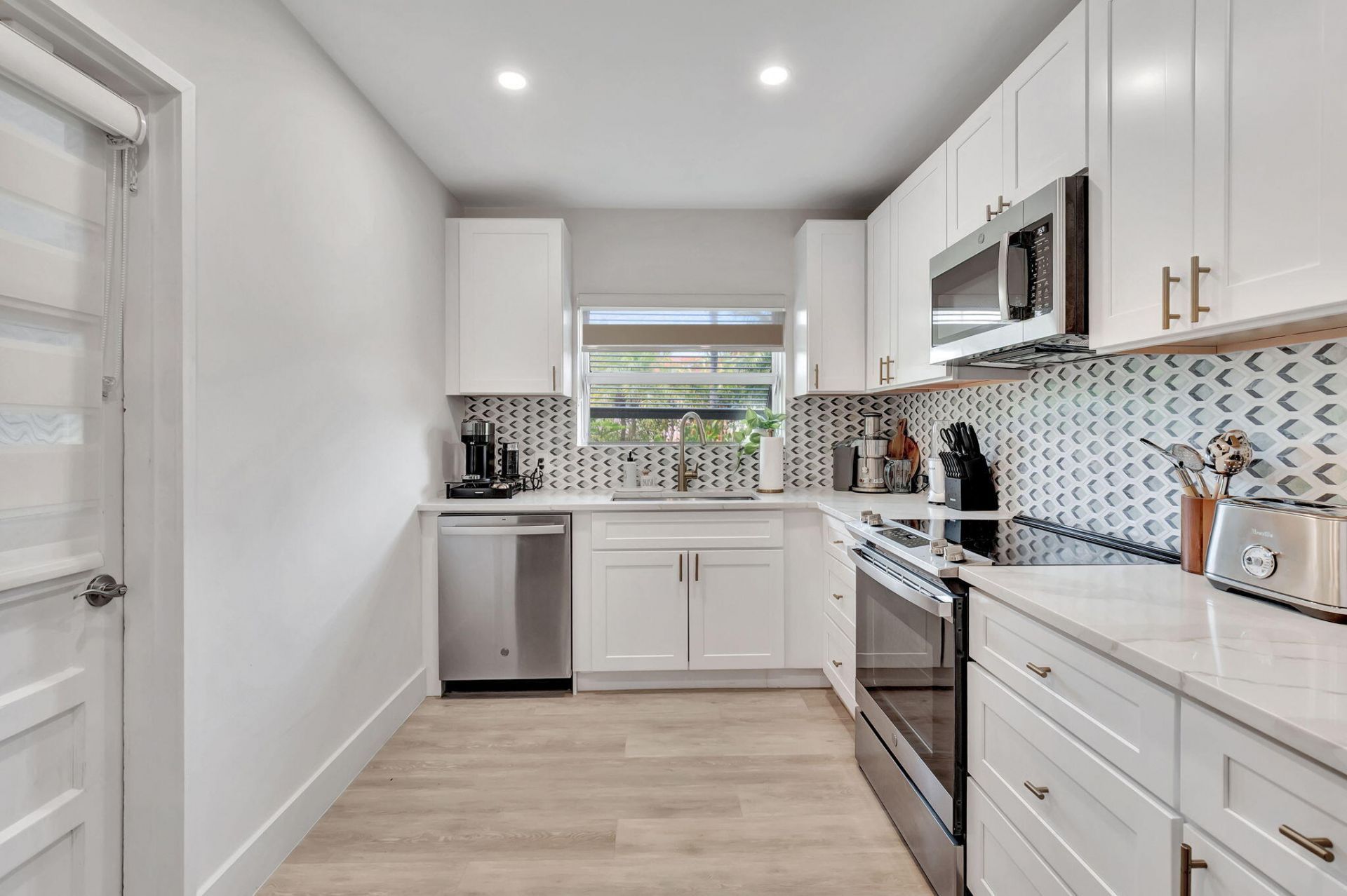 231 SE 3rd Avenue, Delray Beach, FL 33483 Photo