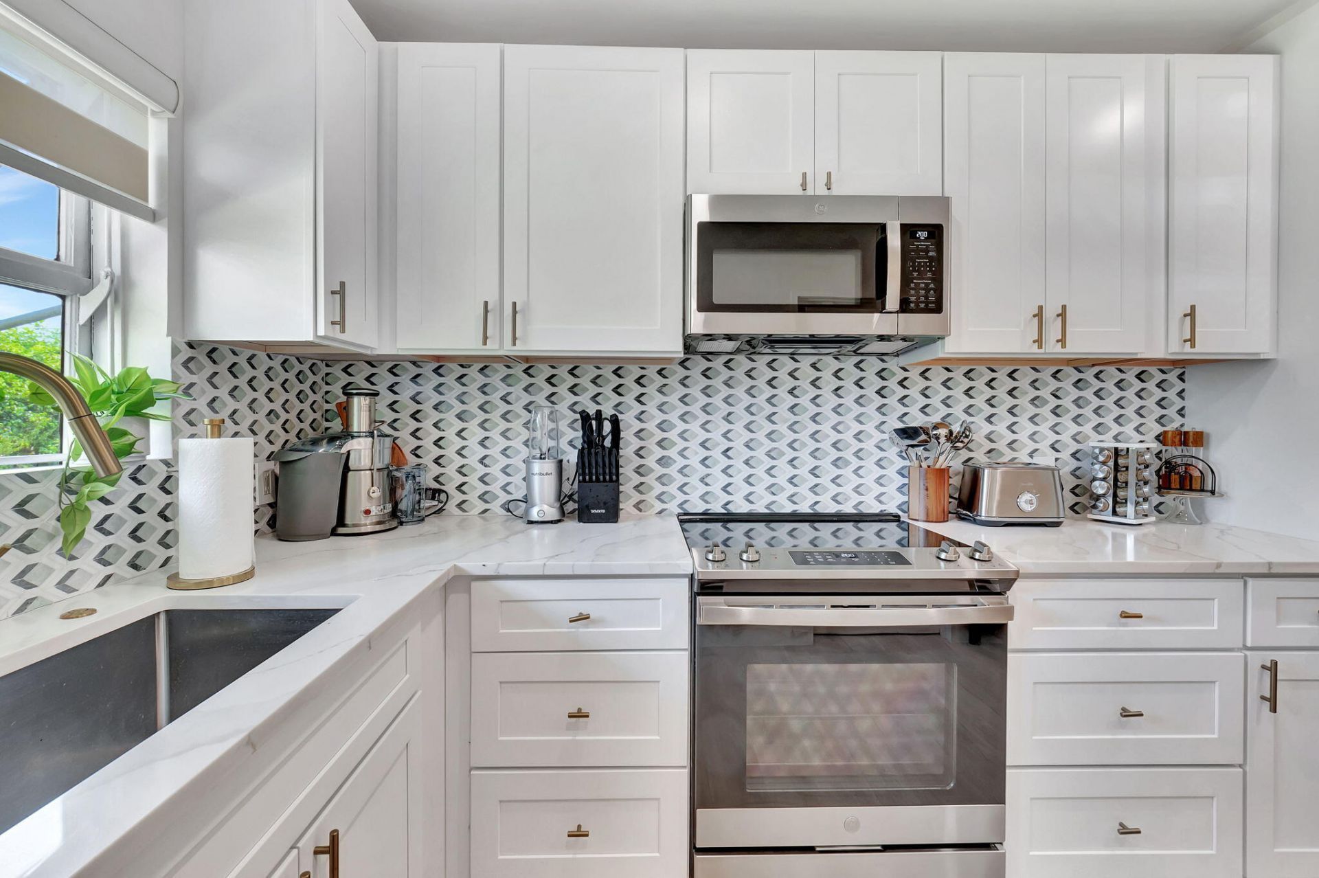 231 SE 3rd Avenue, Delray Beach, FL 33483 Photo