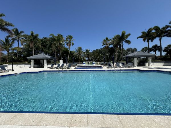 550 SE Mizner Boulevard, Unit B309, Boca Raton, FL 33432