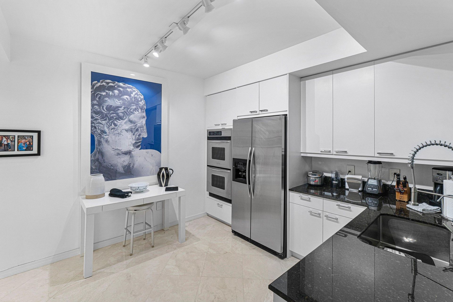 550 SE Mizner Boulevard, Unit B309, Boca Raton, FL 33432 Photo