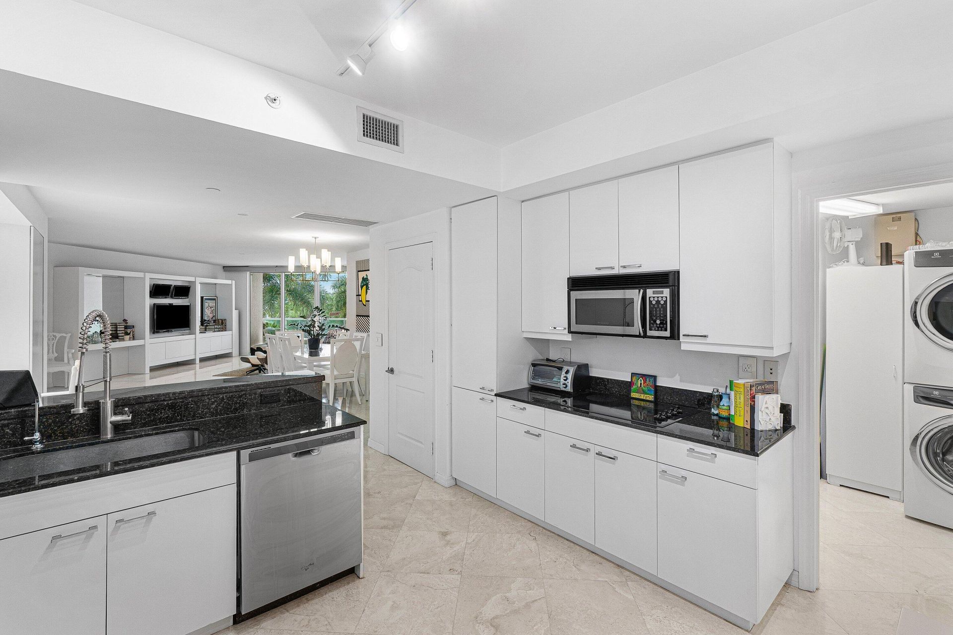 550 SE Mizner Boulevard, Unit B309, Boca Raton, FL 33432 Photo
