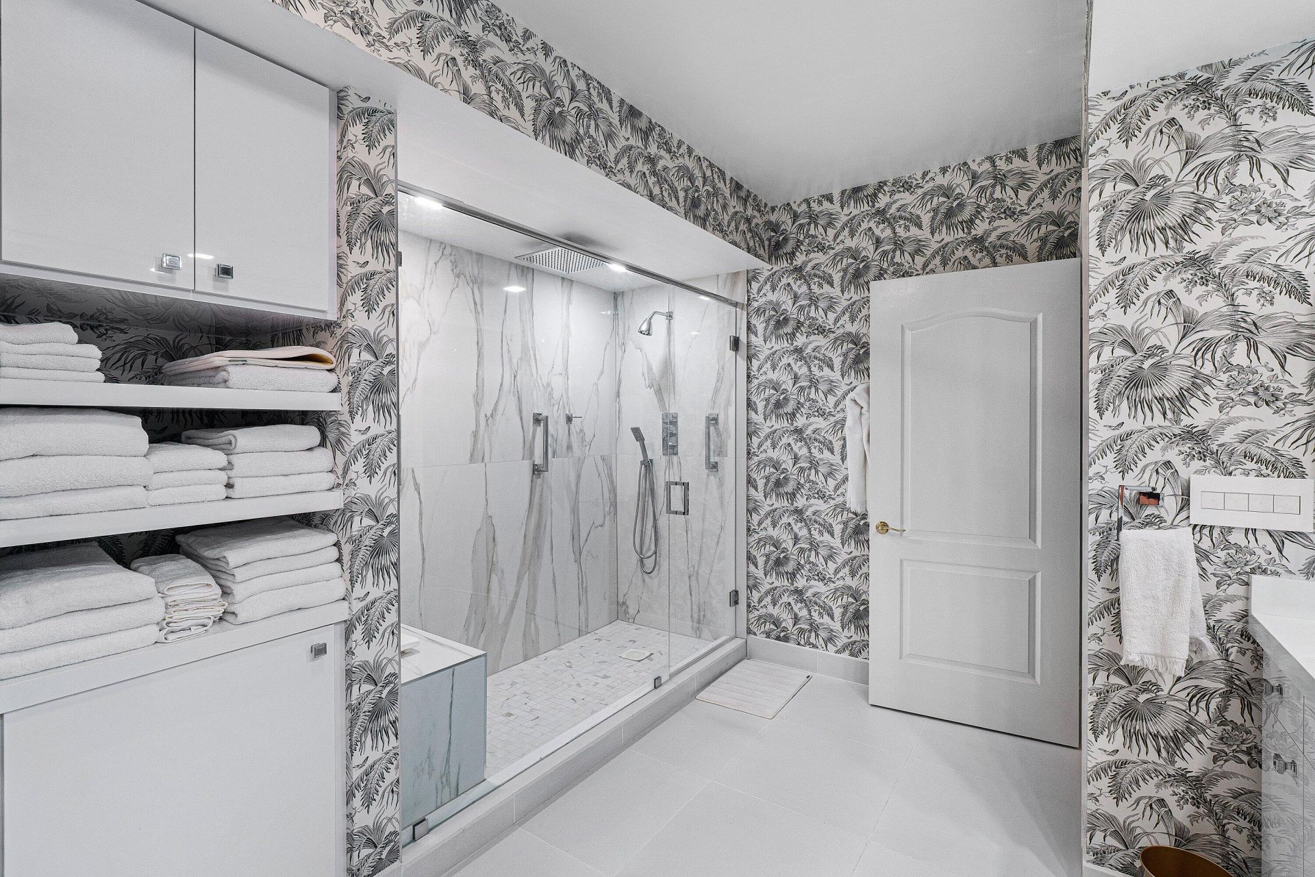 550 SE Mizner Boulevard, Unit B309, Boca Raton, FL 33432 Photo