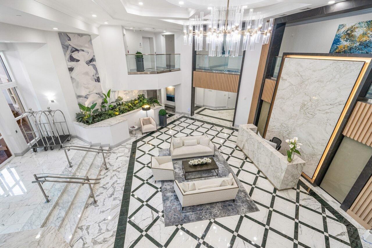 550 SE Mizner Boulevard, Unit B309, Boca Raton, FL 33432 Photo