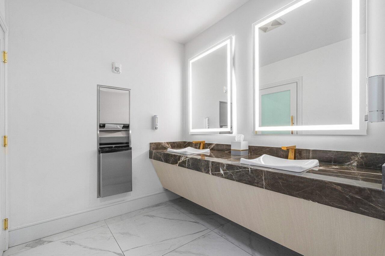 550 SE Mizner Boulevard, Unit B309, Boca Raton, FL 33432 Photo