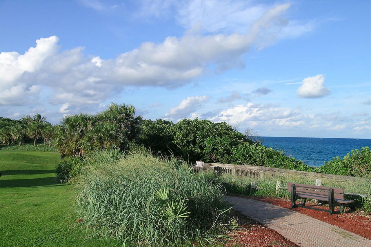 550 SE Mizner Boulevard, Unit B309, Boca Raton, FL 33432 Photo