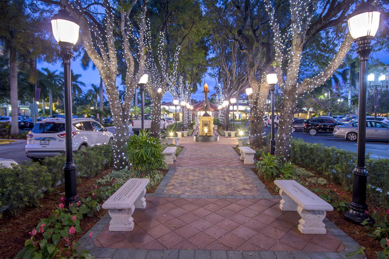 550 SE Mizner Boulevard, Unit B309, Boca Raton, FL 33432 Photo
