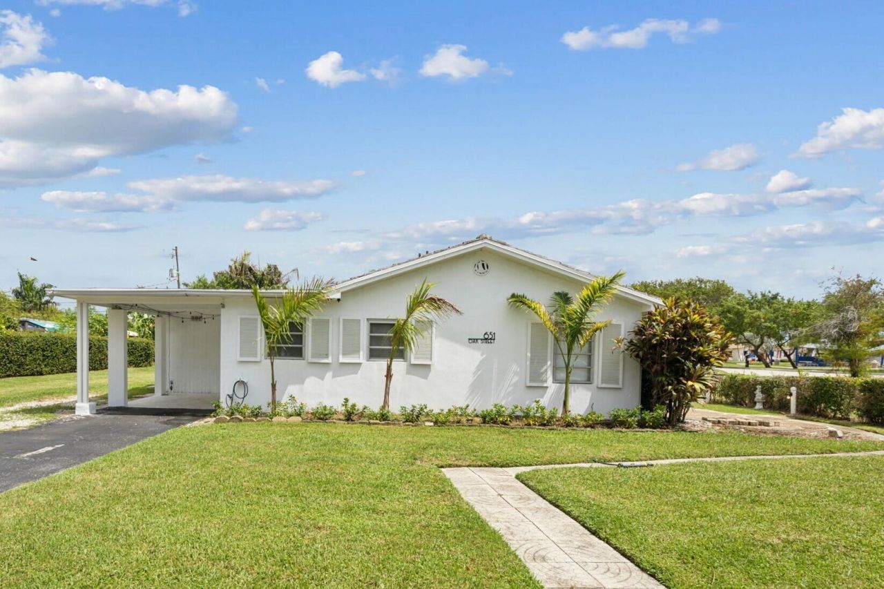 651 Oak Street, Boynton Beach, FL 33435 Photo