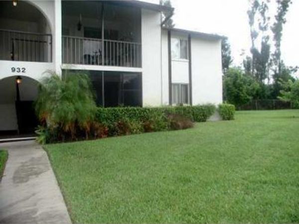 4877 Sable Pine Circle, Unit D2, West Palm Beach, FL 33417