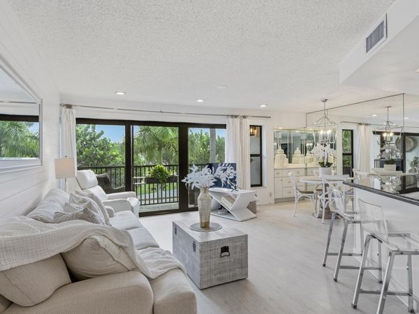 1605 S Us Highway 1, Unit V2-203, Jupiter, FL 33477