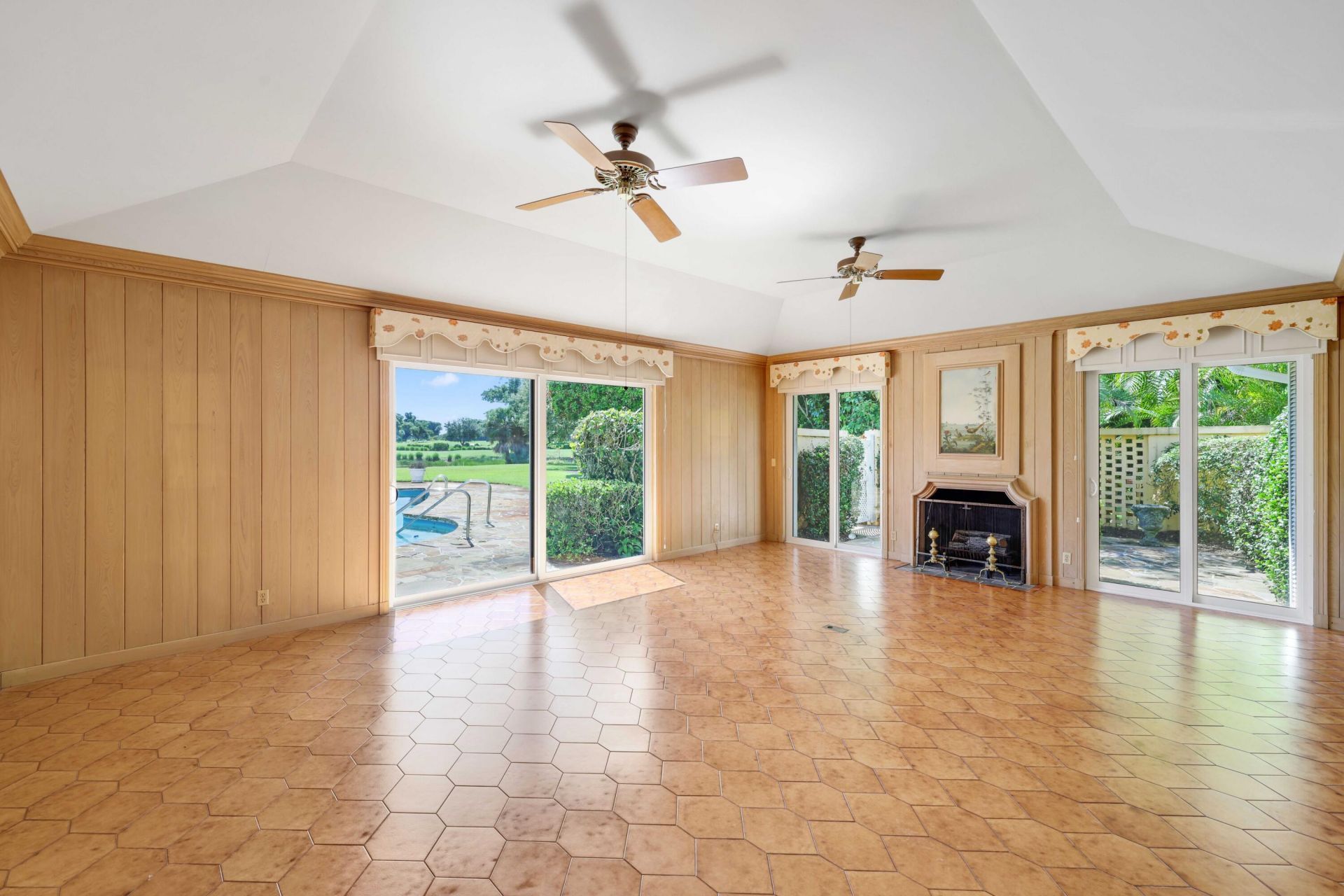 8 Country Road W, Village of Golf, FL 33436 Photo