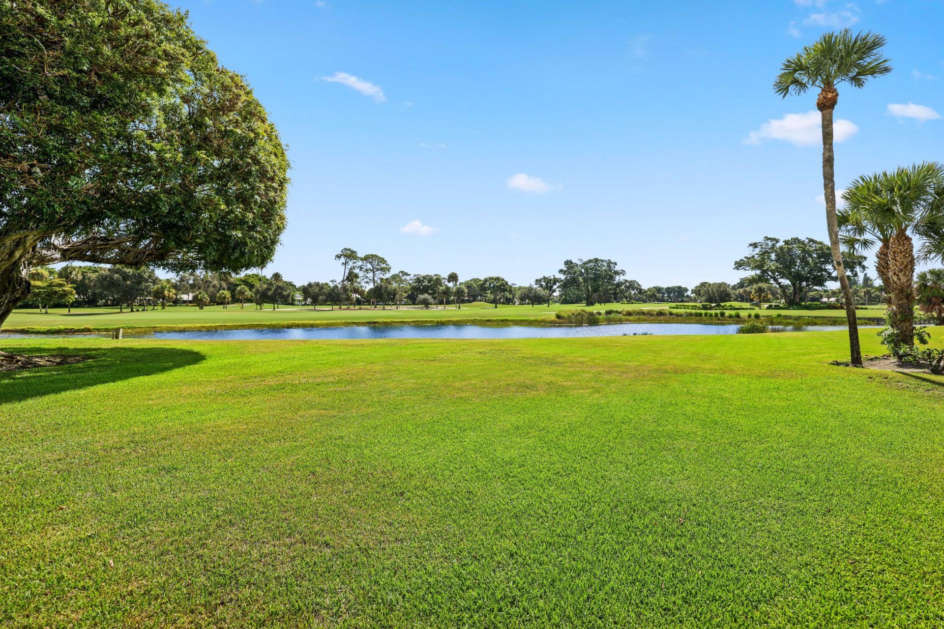 8 Country Road W, Village of Golf, FL 33436 Photo