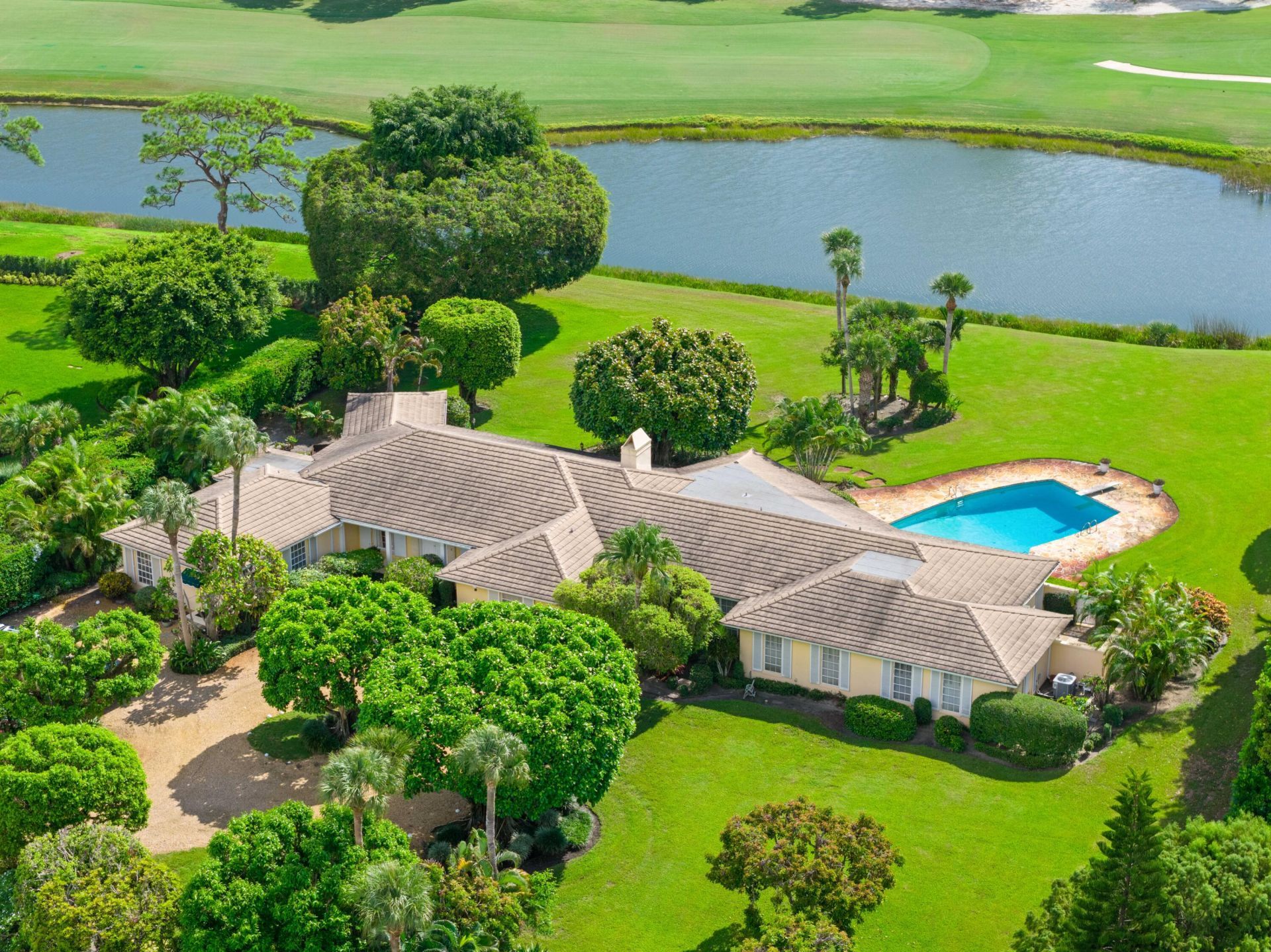 8 Country Road W, Village of Golf, FL 33436 Photo