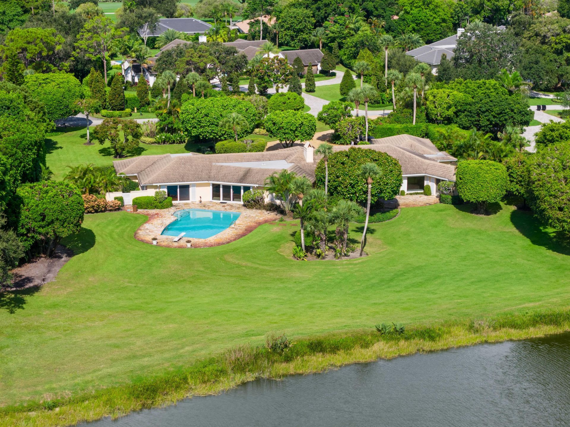 8 Country Road W, Village of Golf, FL 33436 Photo