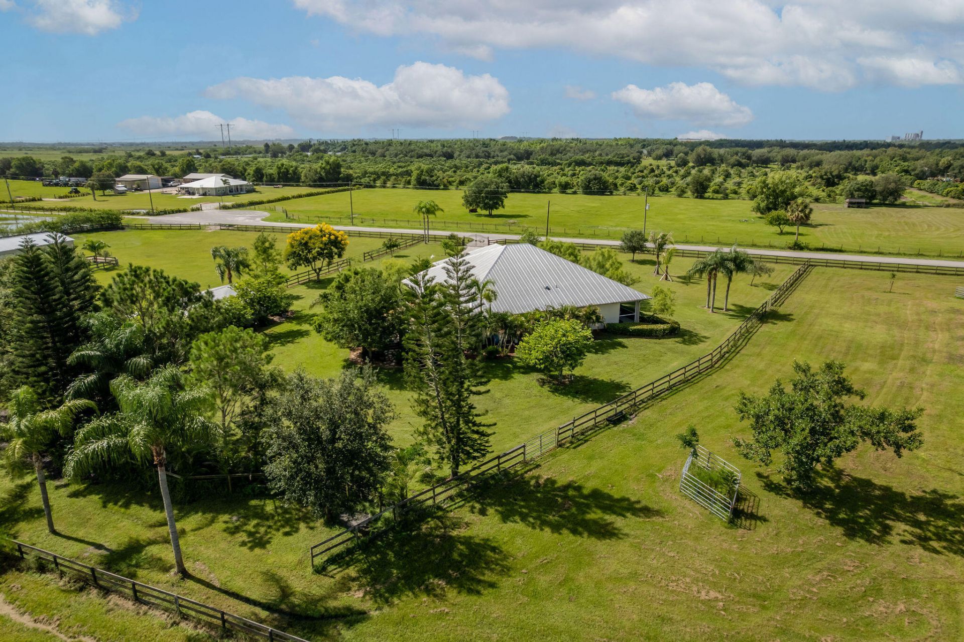 19005 SW Grey Fox Trail, Indiantown, FL 34956 Photo