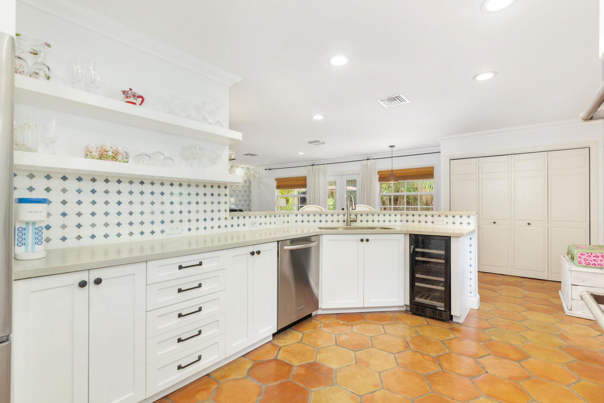 332 Pilgrim Road, West Palm Beach, FL 33405 Photo
