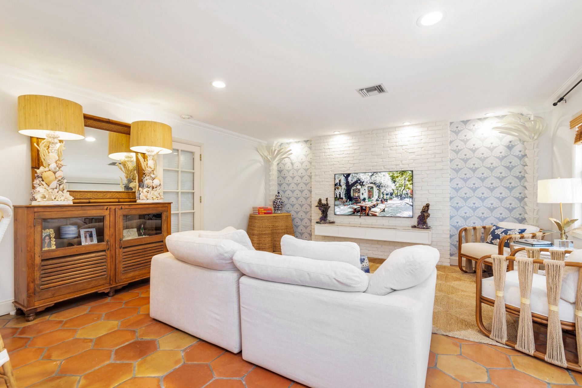 332 Pilgrim Road, West Palm Beach, FL 33405 Photo