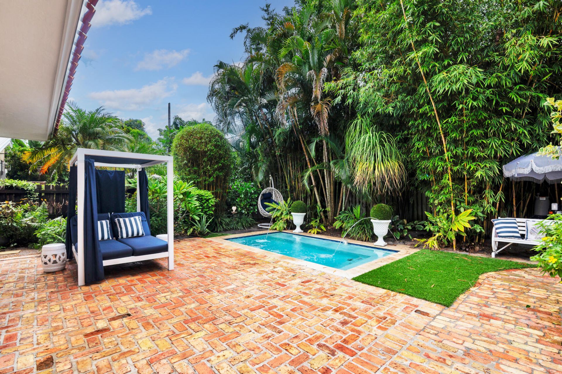 332 Pilgrim Road, West Palm Beach, FL 33405 Photo