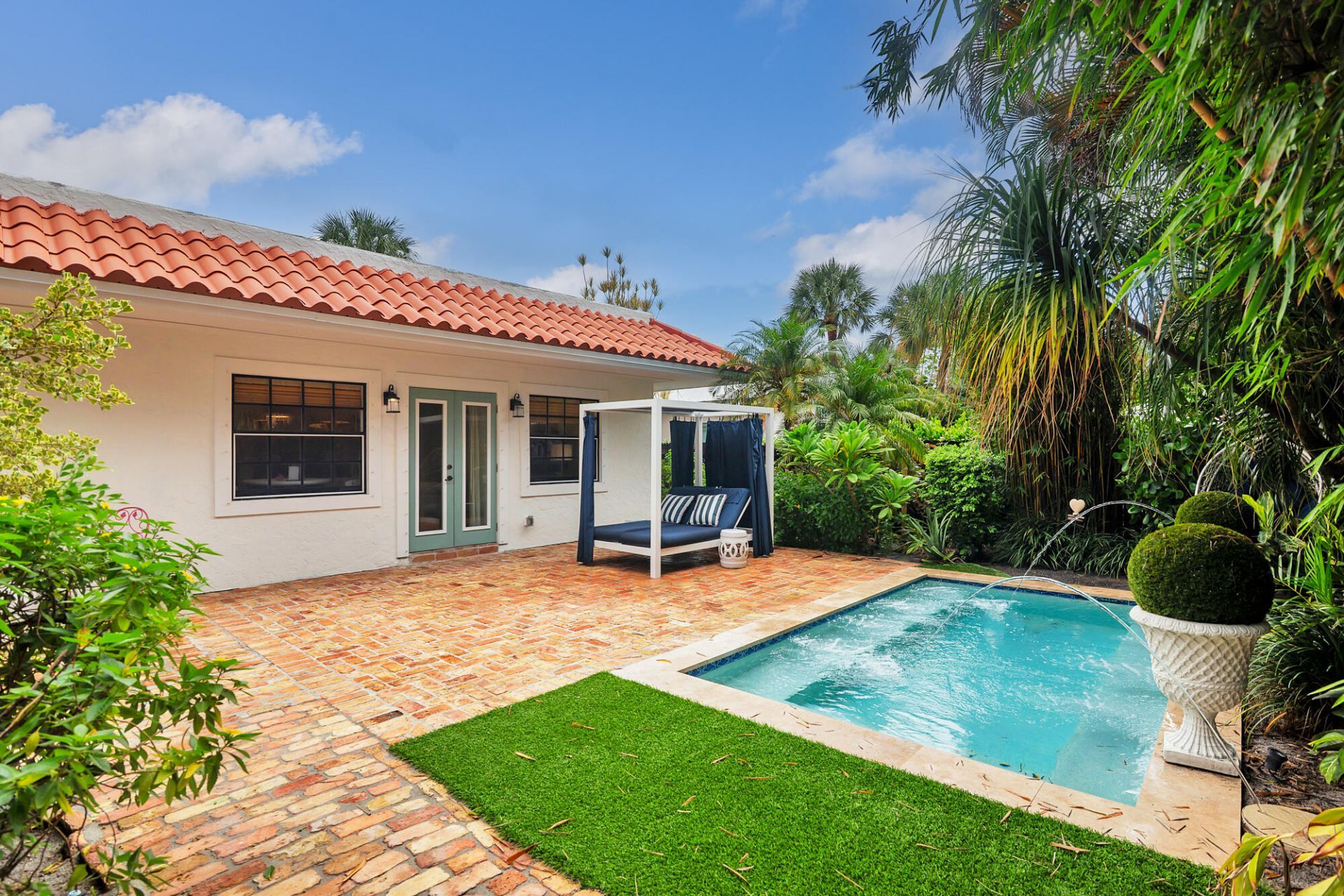 332 Pilgrim Road, West Palm Beach, FL 33405 Photo