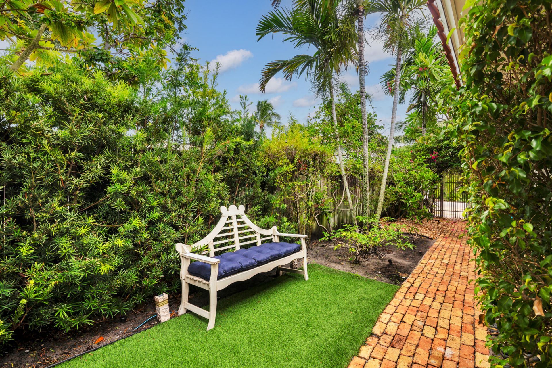 332 Pilgrim Road, West Palm Beach, FL 33405 Photo