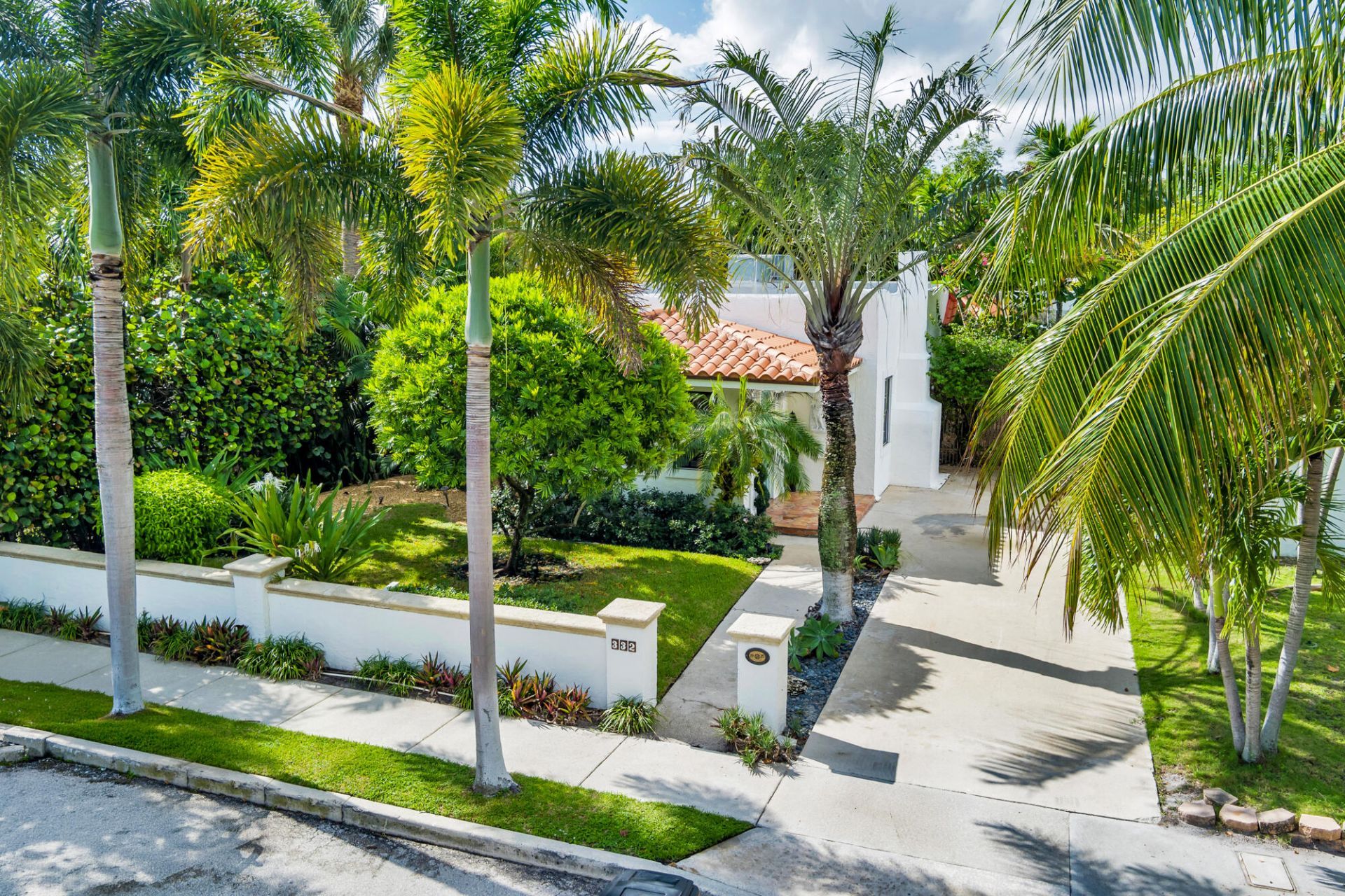 332 Pilgrim Road, West Palm Beach, FL 33405 Photo
