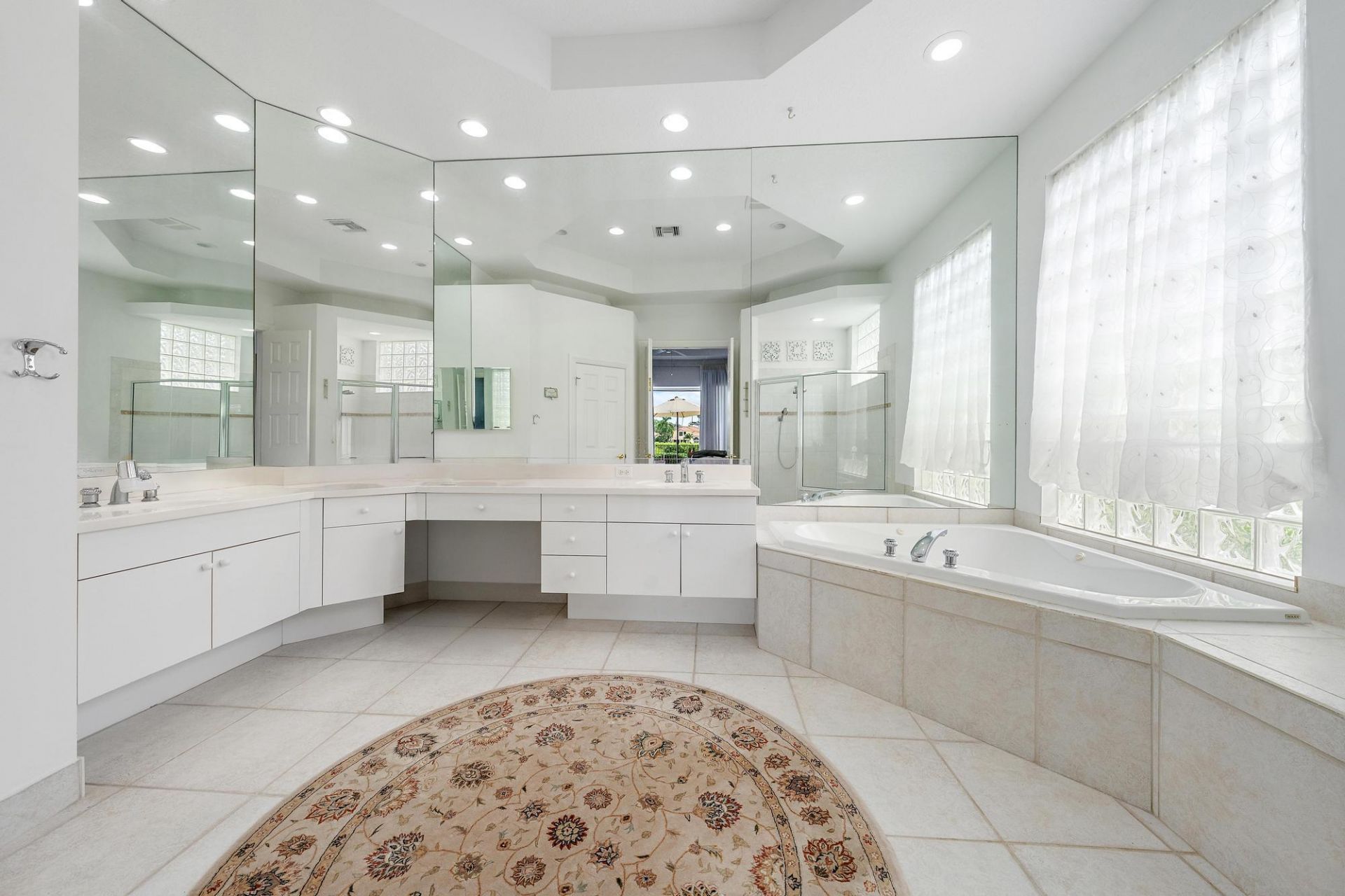 9054 Lakes Boulevard, West Palm Beach, FL 33412 Photo