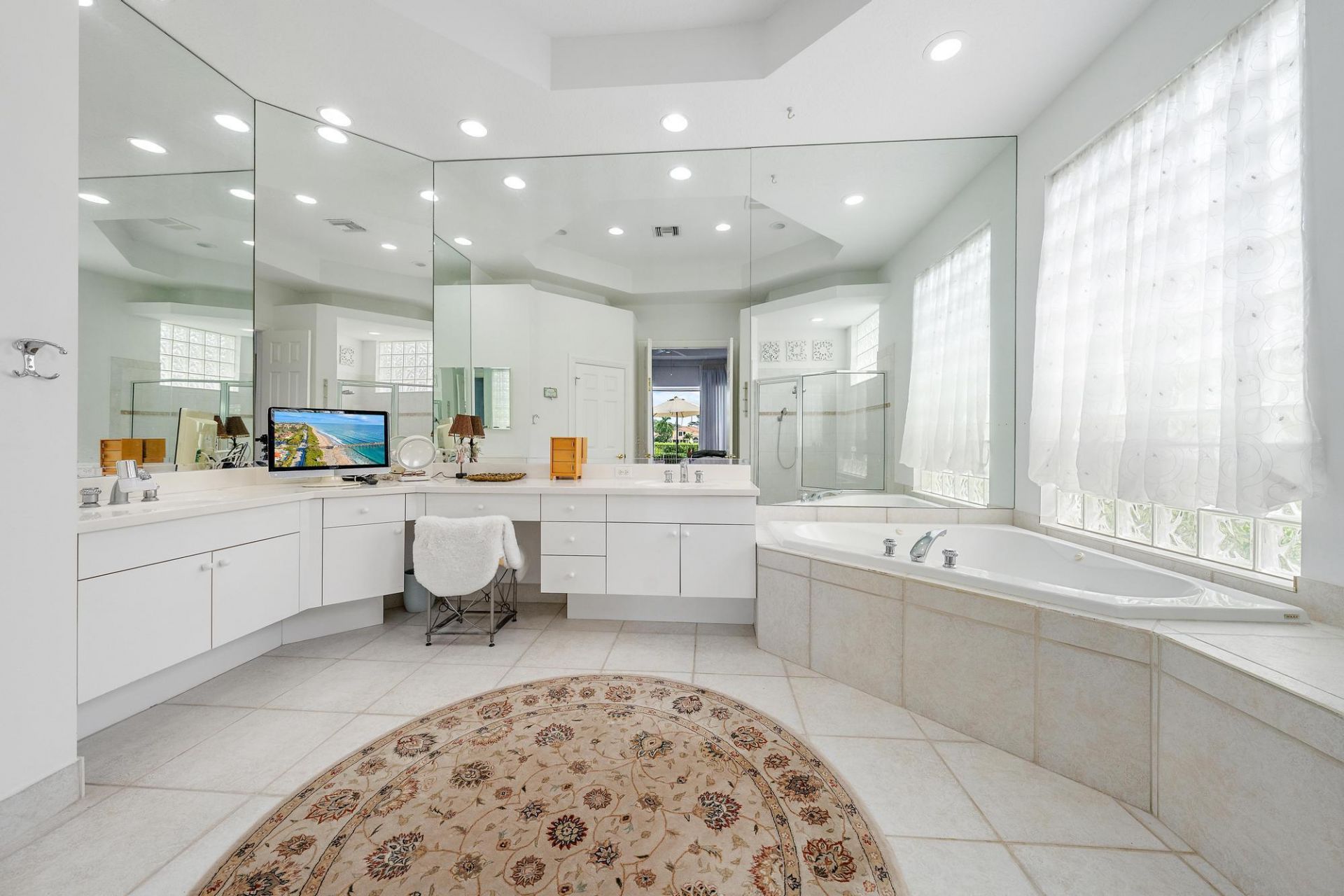 9054 Lakes Boulevard, West Palm Beach, FL 33412 Photo