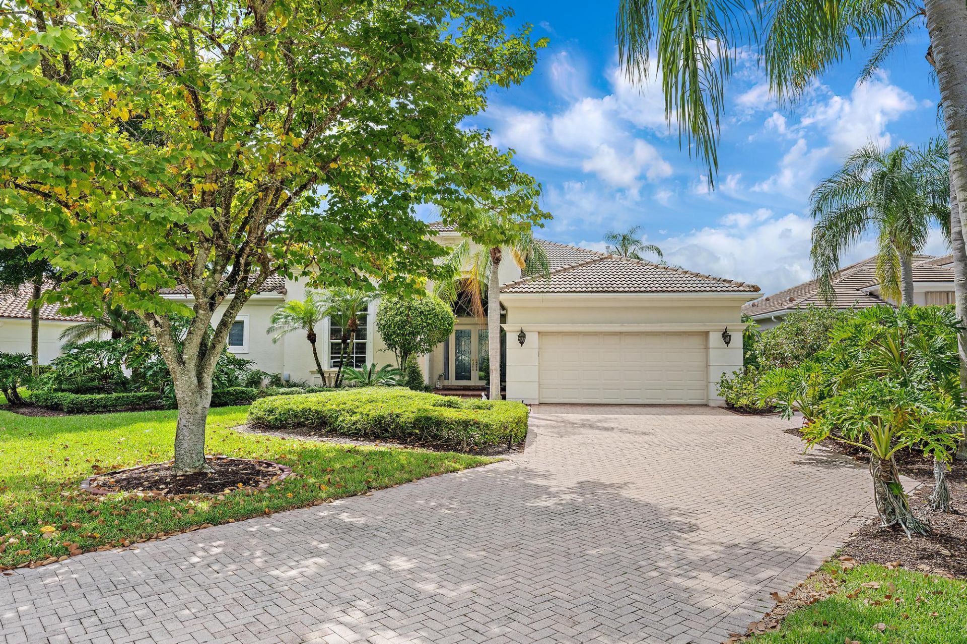 9054 Lakes Boulevard, West Palm Beach, FL 33412 Photo