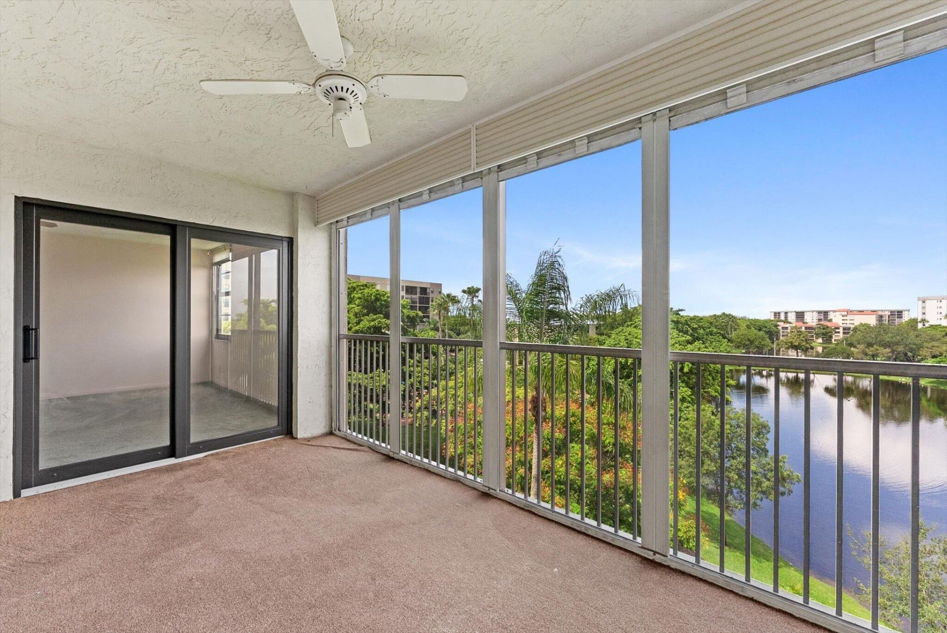 2112 S Cypress Bend Drive, Unit 607, Pompano Beach, FL 33069 Photo
