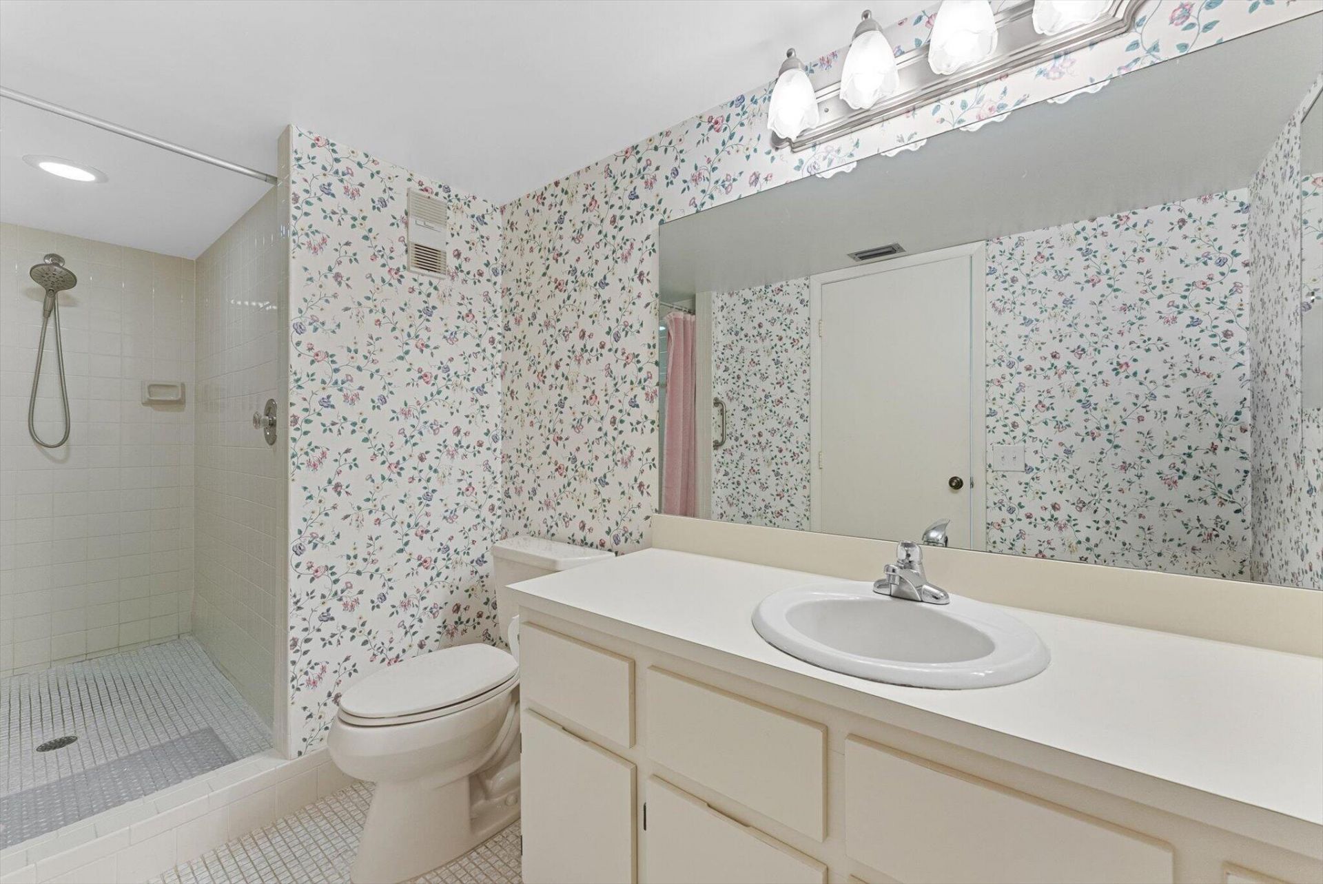 2112 S Cypress Bend Drive, Unit 607, Pompano Beach, FL 33069 Photo