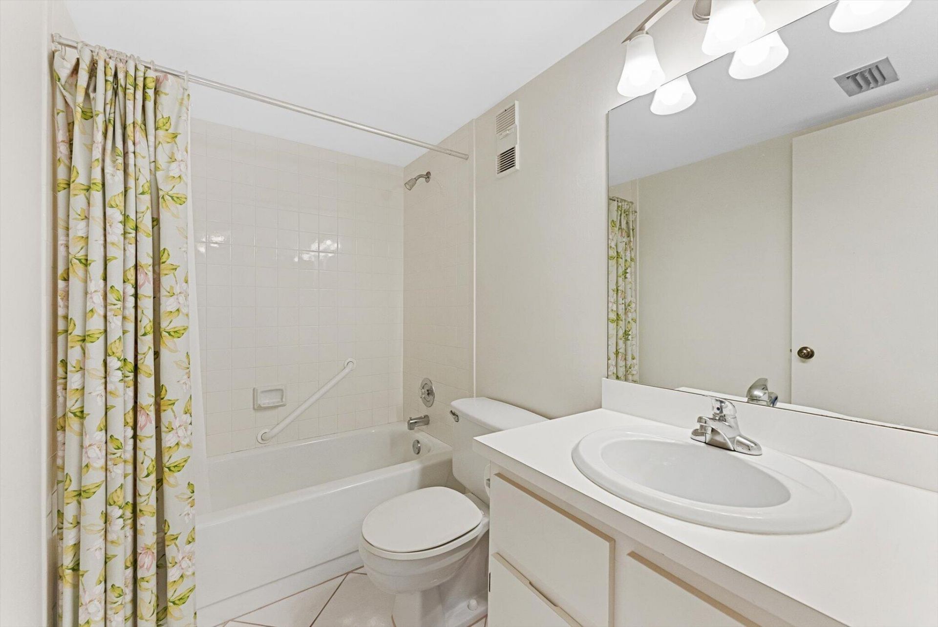 2112 S Cypress Bend Drive, Unit 607, Pompano Beach, FL 33069 Photo