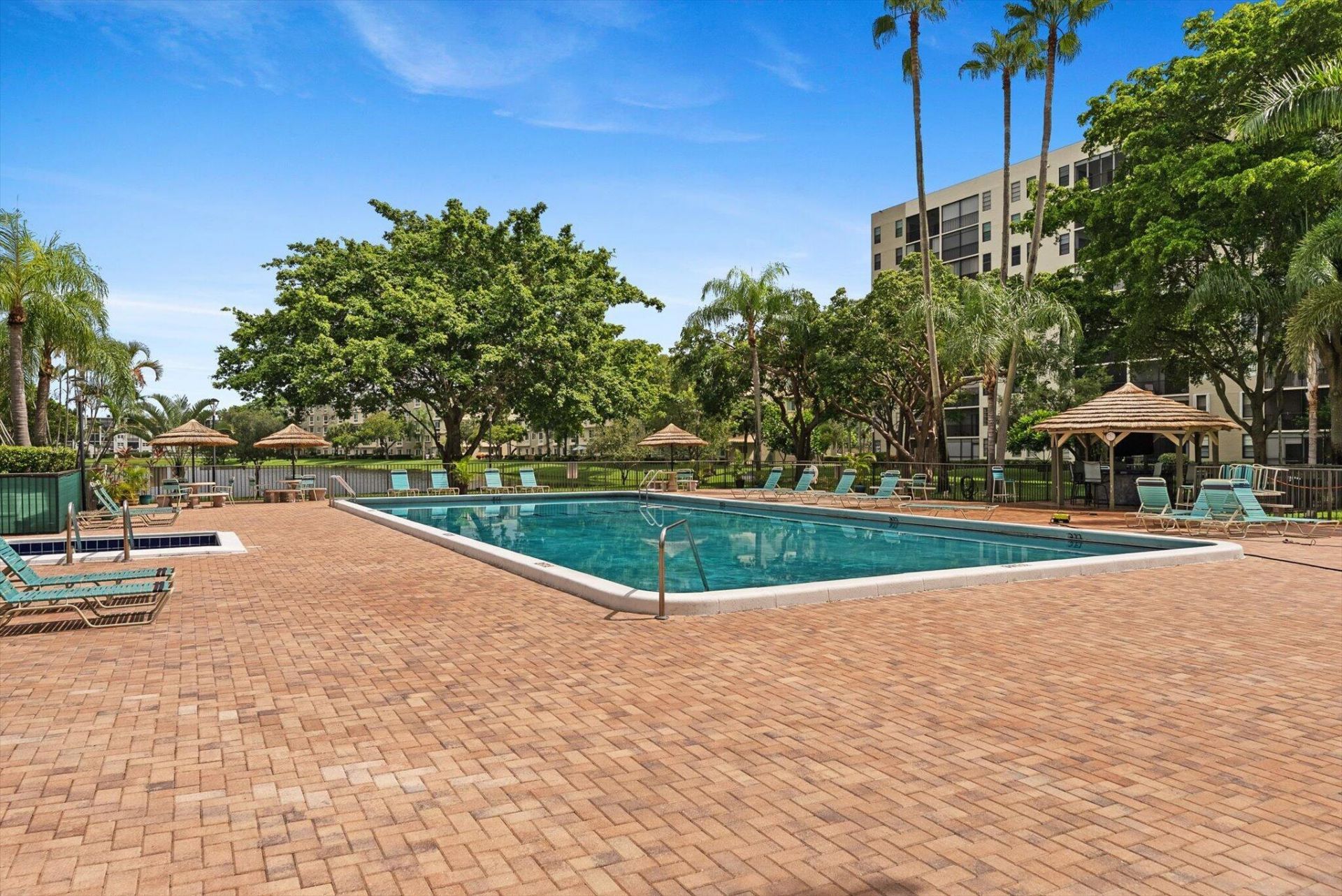2112 S Cypress Bend Drive, Unit 607, Pompano Beach, FL 33069 Photo