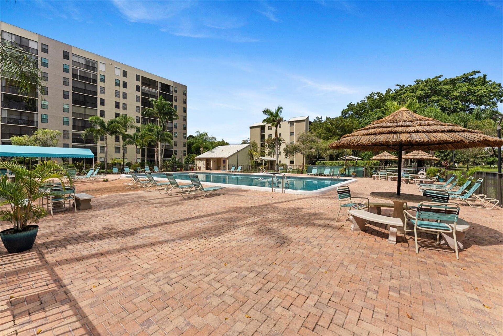 2112 S Cypress Bend Drive, Unit 607, Pompano Beach, FL 33069 Photo