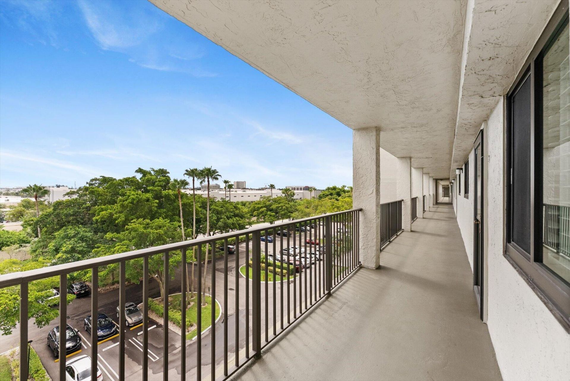 2112 S Cypress Bend Drive, Unit 607, Pompano Beach, FL 33069 Photo