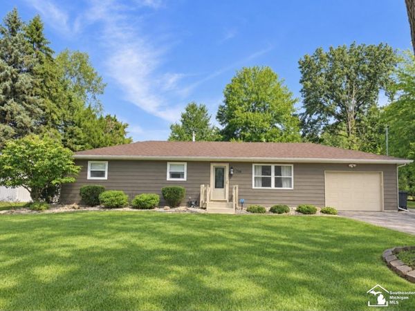 796 Dempster Street, Temperance, MI 48182