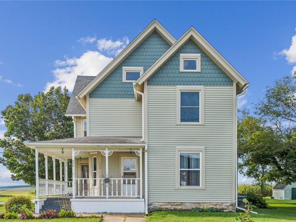 400 Piatt St , Clarence, IA 52216
