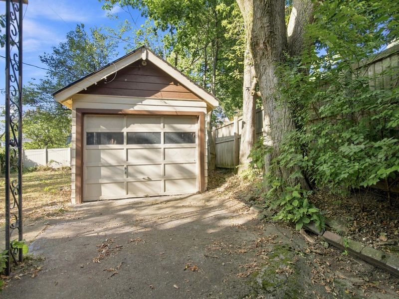 70 E Pacemont Road, Columbus, OH 43202 Photo 5