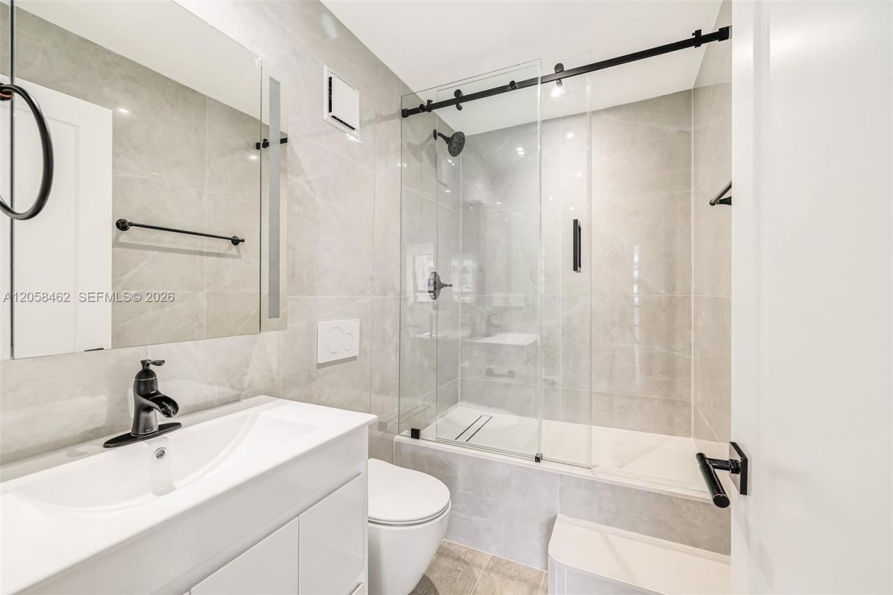 2 Grove Isle Dr, Unit B1602, Miami, FL 33133 Photo